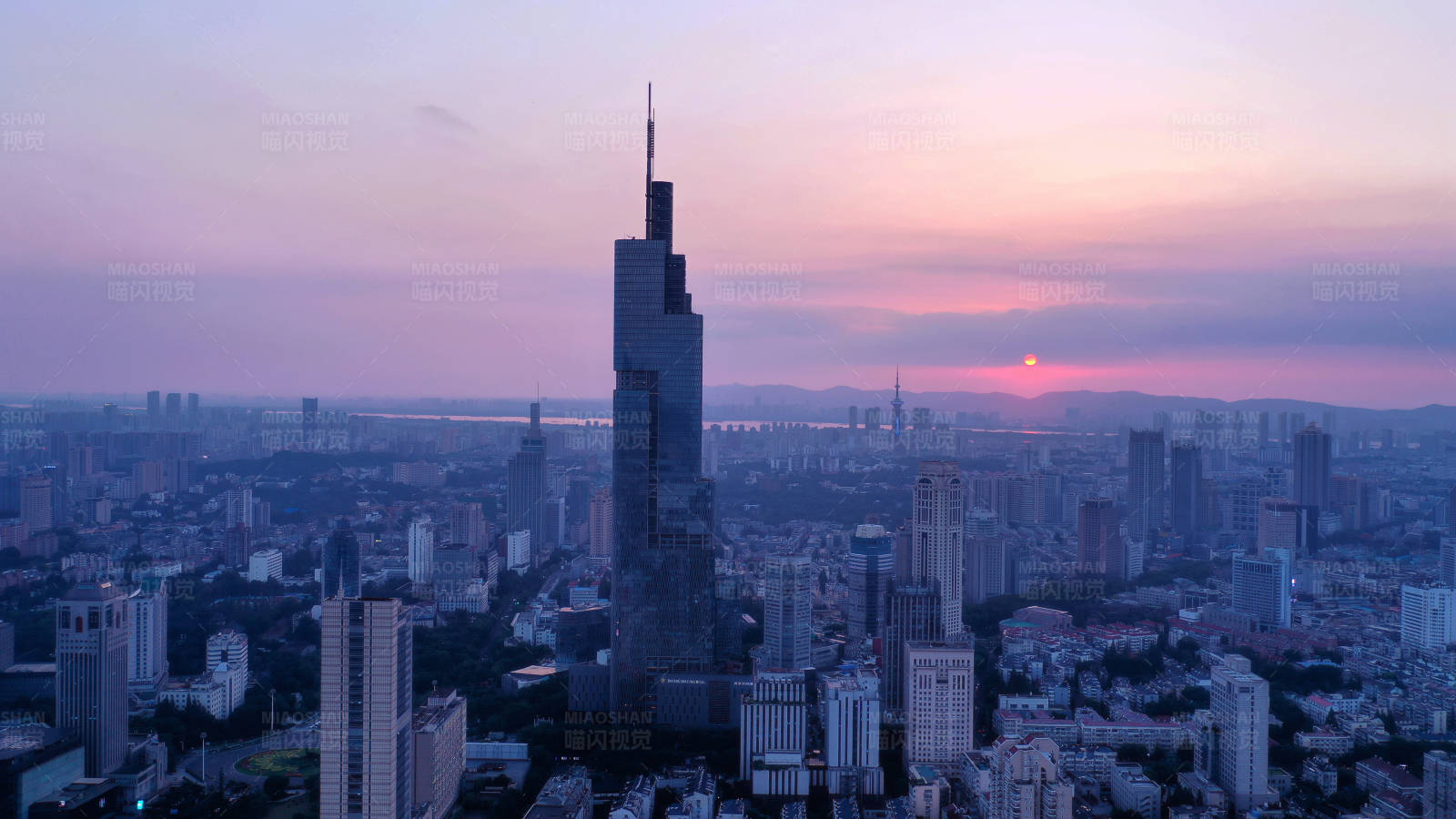 南京日落时分的天际线图片