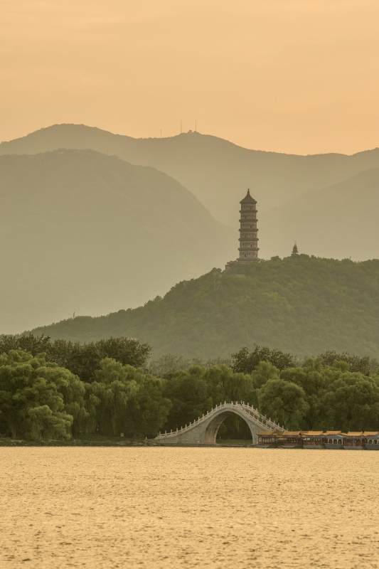 西湖夕阳与雷峰塔图片