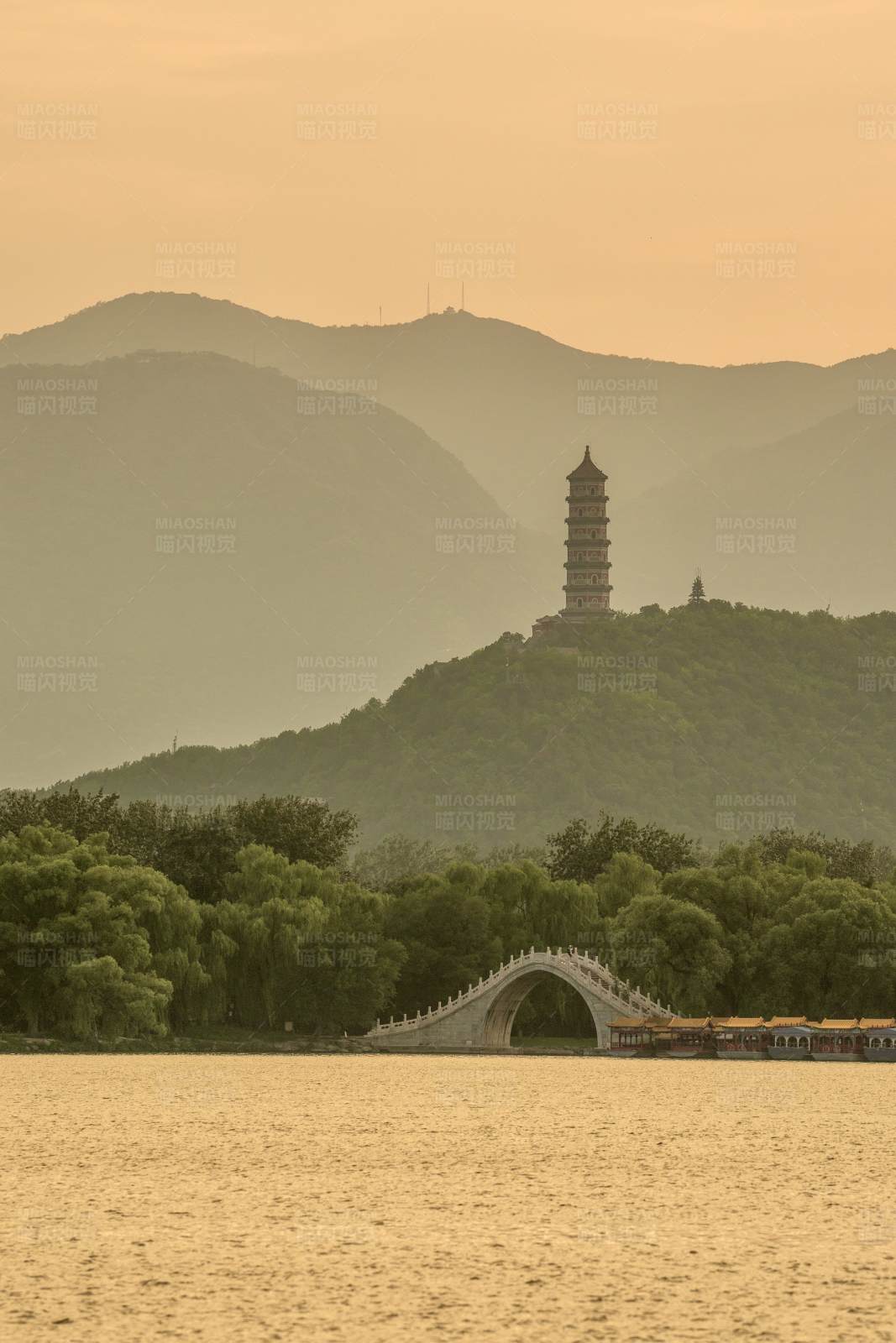 西湖夕阳与雷峰塔图片