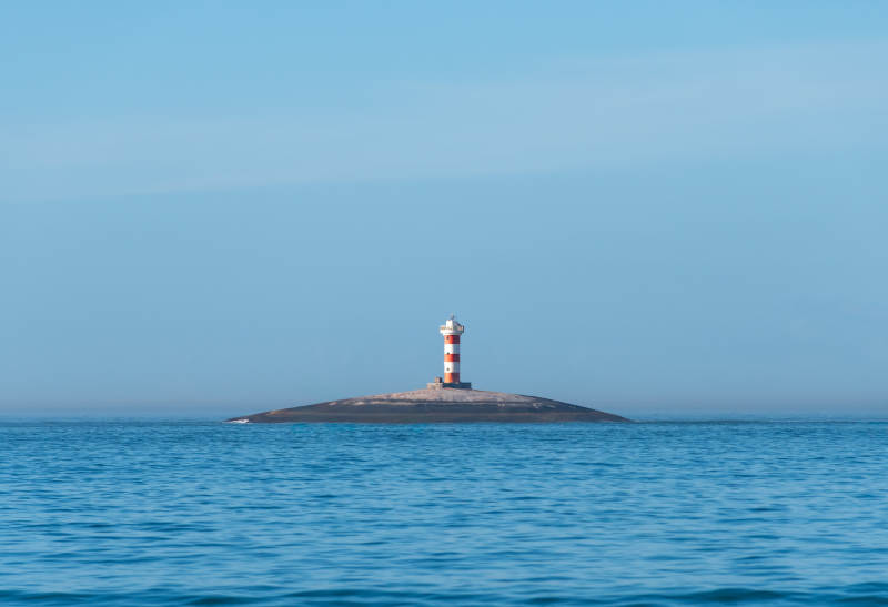 东山岛孤岛灯塔图片