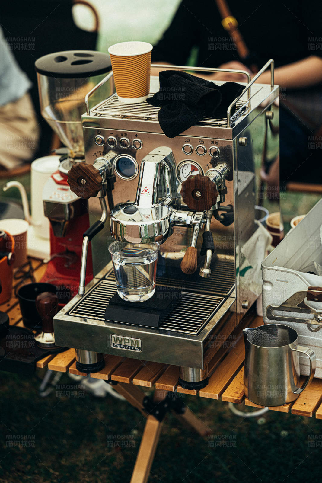 户外咖啡机冲泡时刻图片
