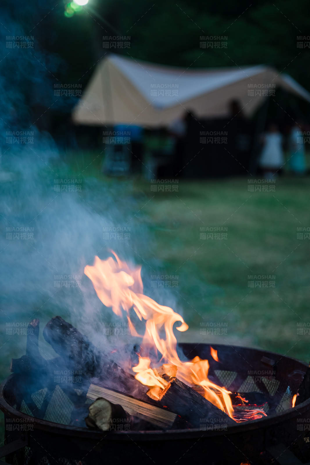篝火晚会图片