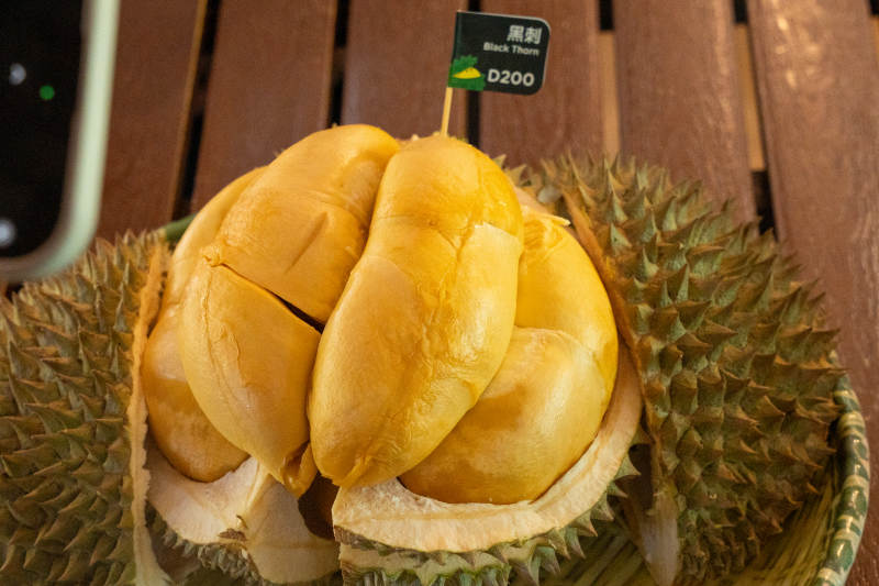 金黄色的榴莲果肉图片