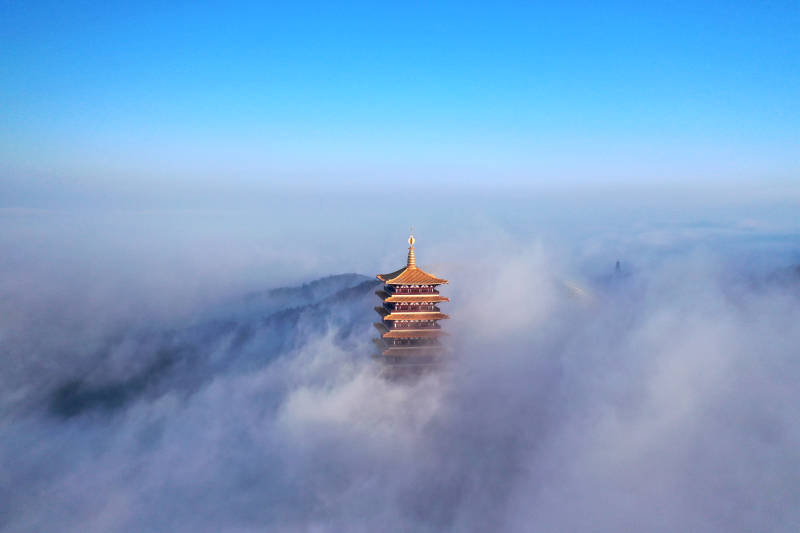 南京牛首山云中塔影图片