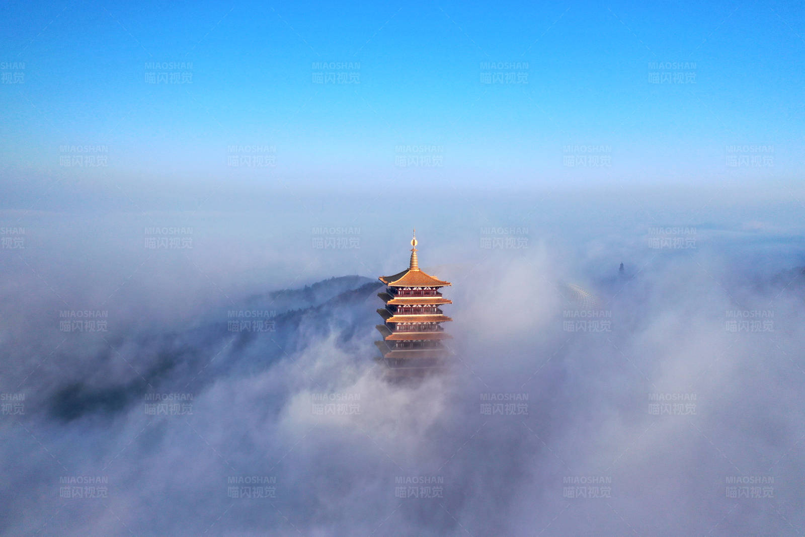 南京牛首山云中塔影图片