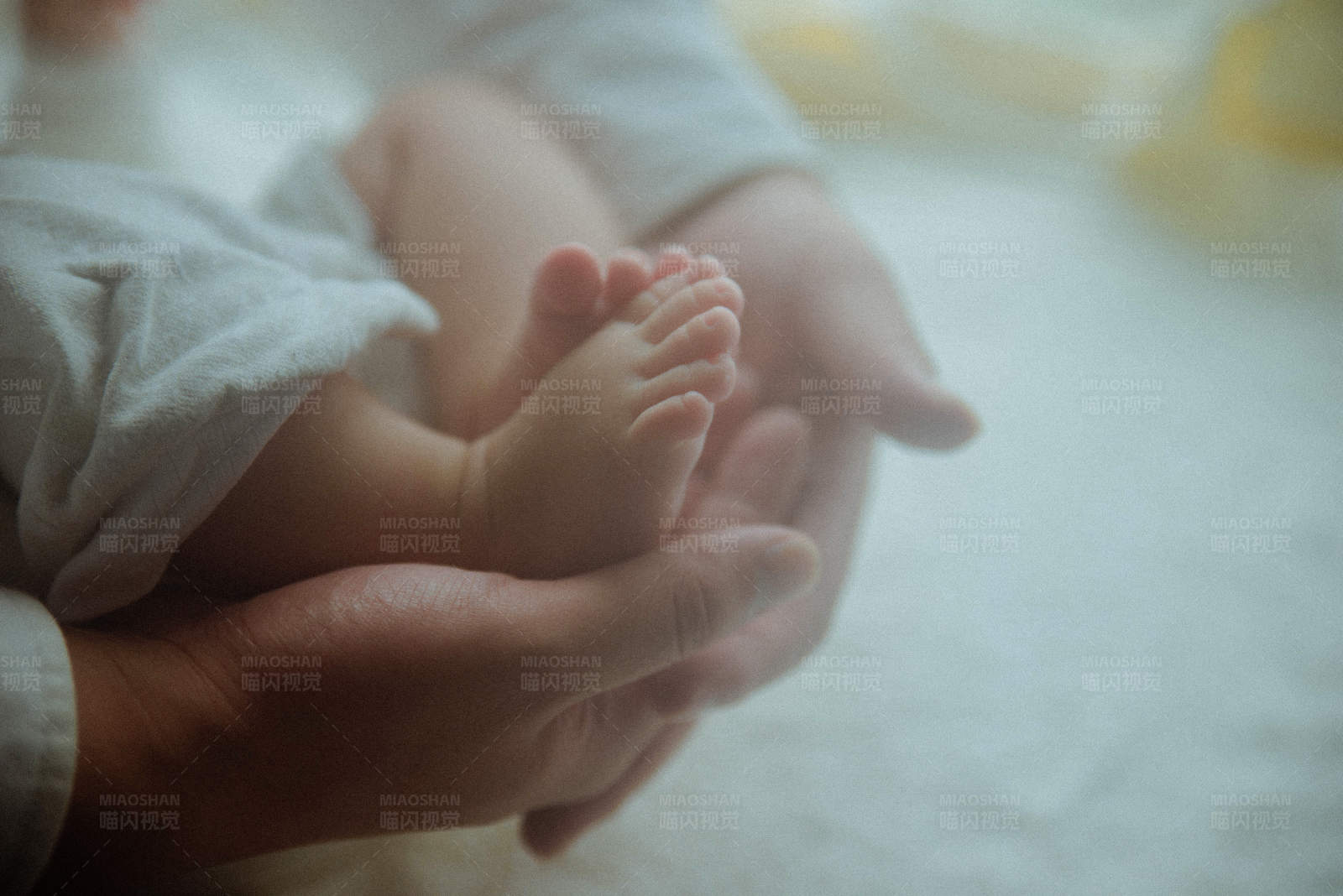 掌心呵护新生足迹图片