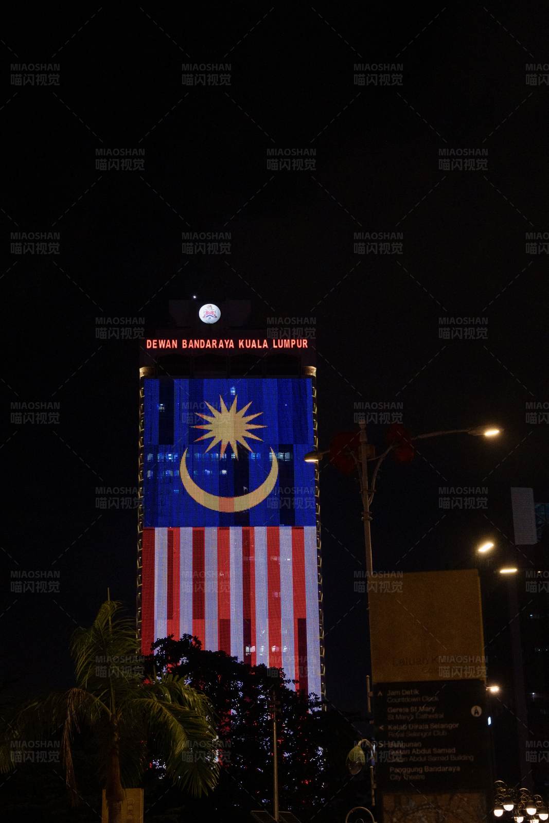 吉隆坡夜景 国旗闪耀图片