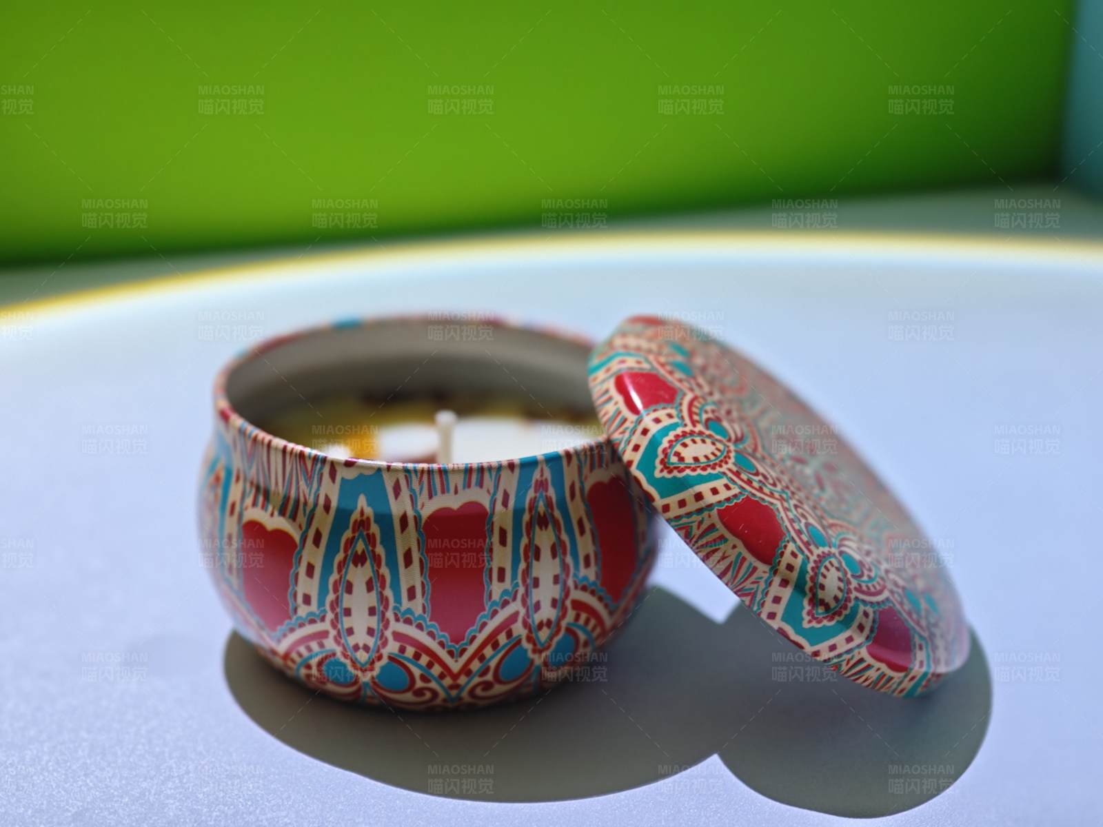 彩色花纹蜡烛礼盒图片