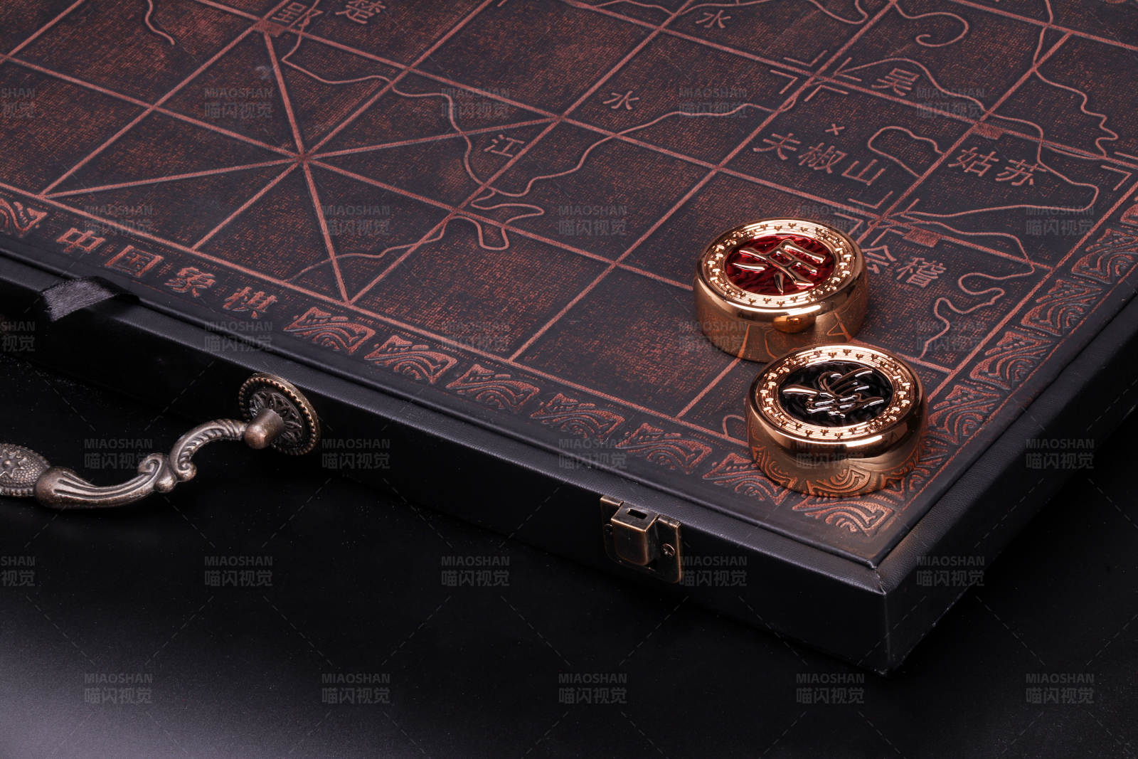 古风棋盘与棋子图片