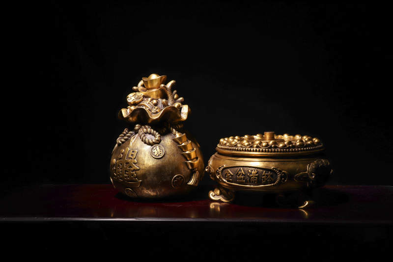 古董金器静物展示图片