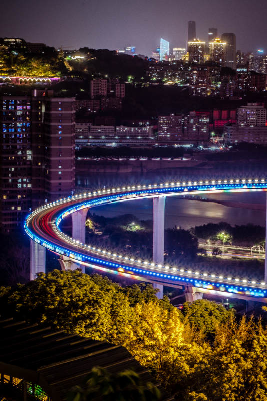 夜色中的城市高架桥图片