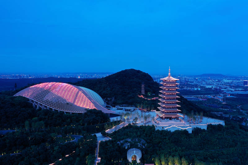 南京牛首山夜景航拍图片