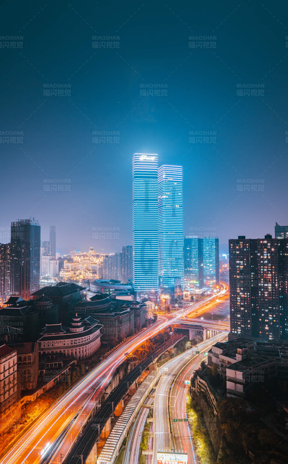 贵阳花果园双子塔图片