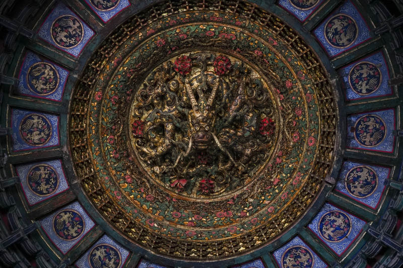 故宫天花板龙纹装饰图片