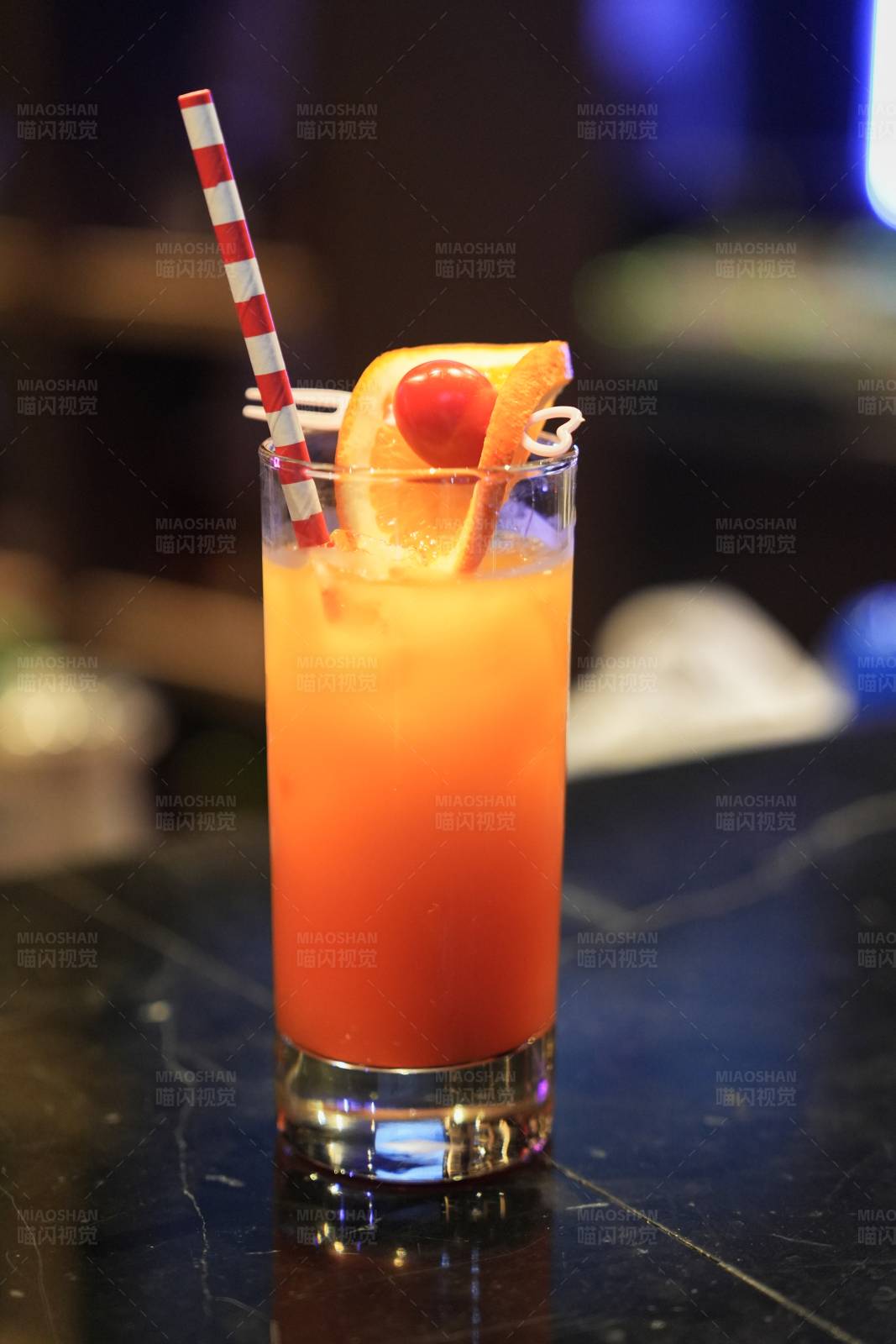 橙色鸡尾酒图片