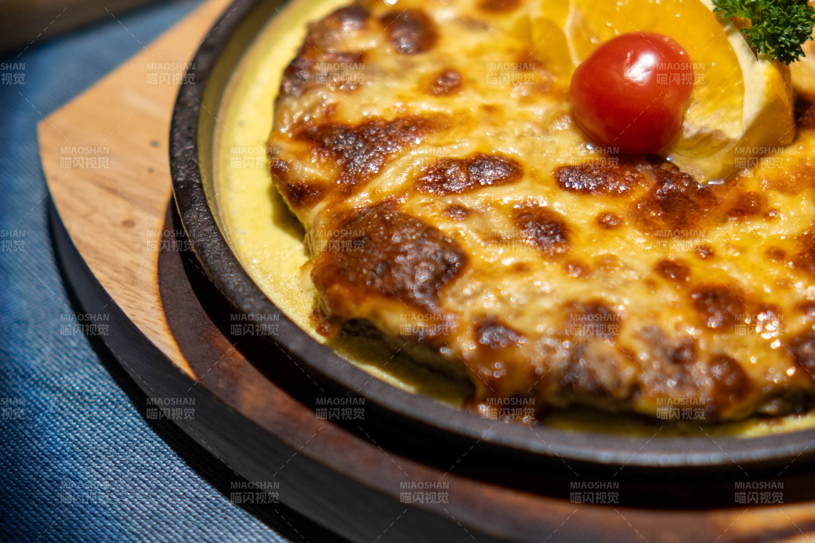 烤芝士披萨图片