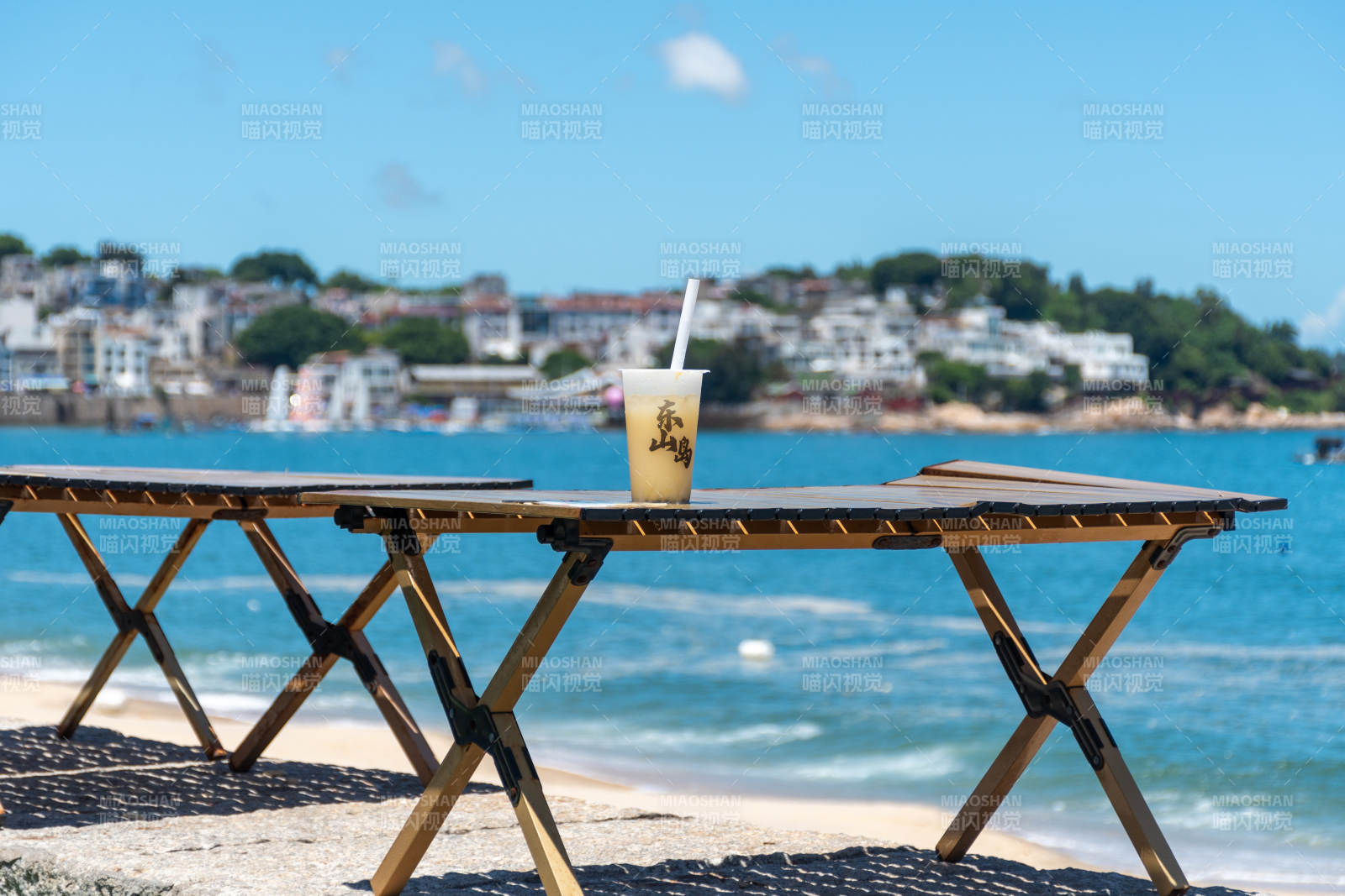 东山岛海滩上的悠闲时光图片