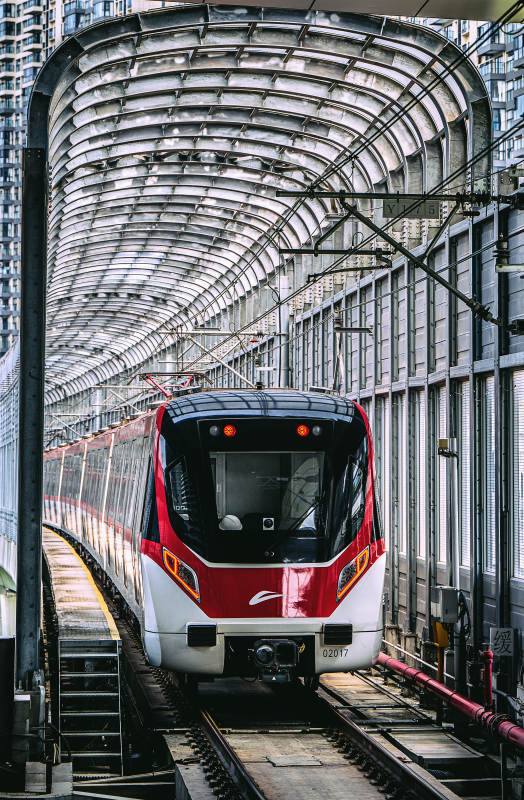 城市轨道列车进站图片
