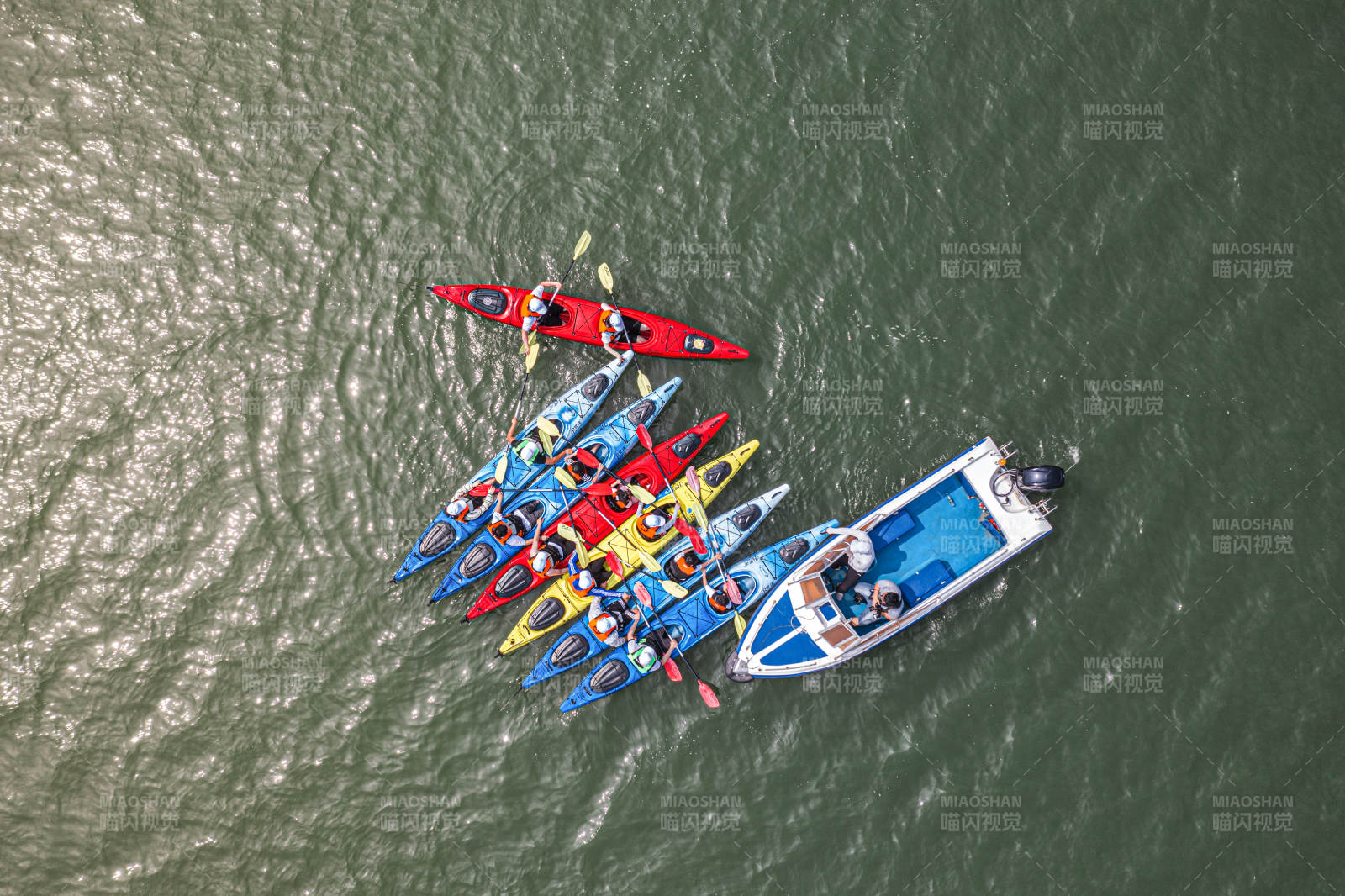 水上皮划艇团队集合图片