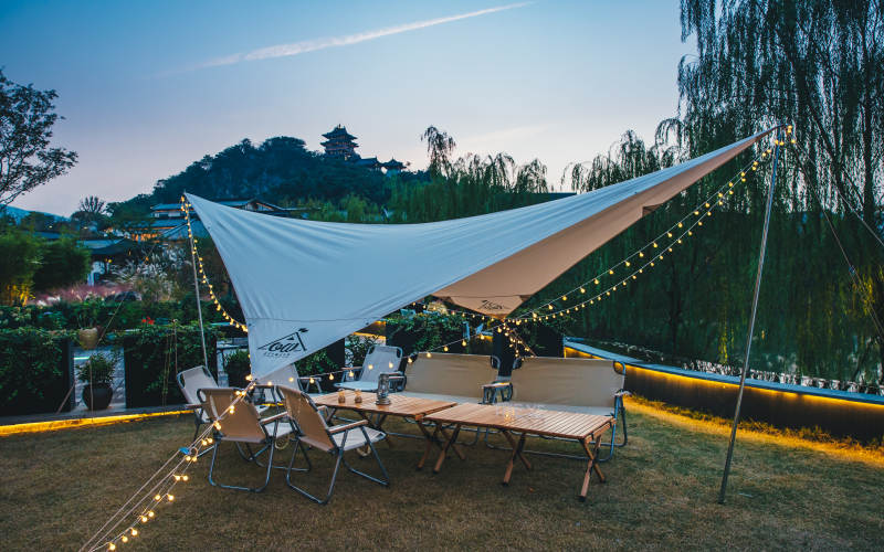 户外露营晚餐派对图片