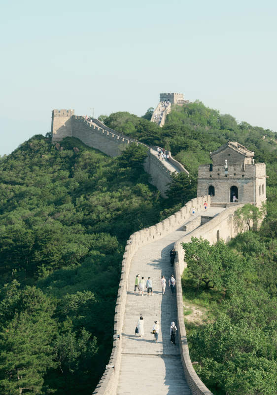 长城蜿蜒山间图片