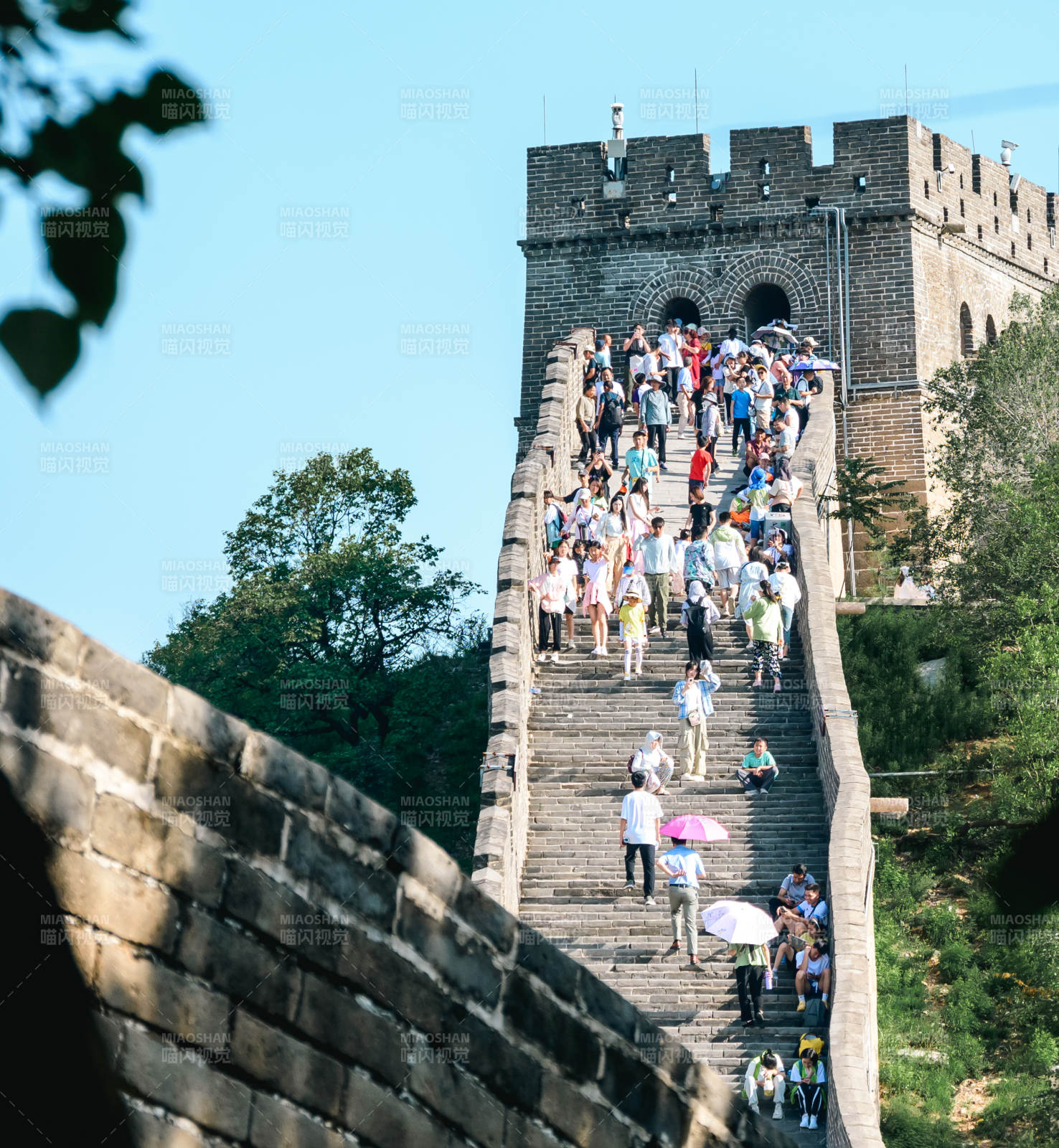 长城游客如织图片