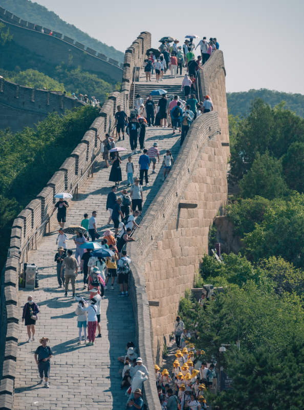 长城游人如织图片