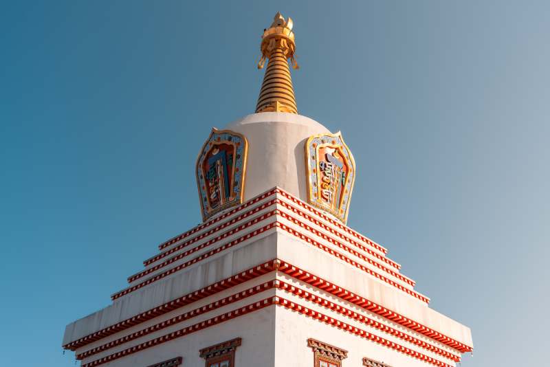 呼和浩特藏传佛教白塔图片