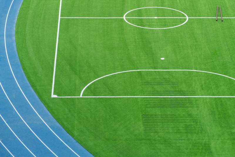 广州越秀山体育场的足球场与跑道图片