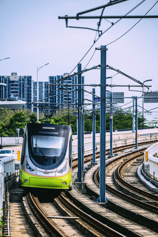 城市轻轨列车图片