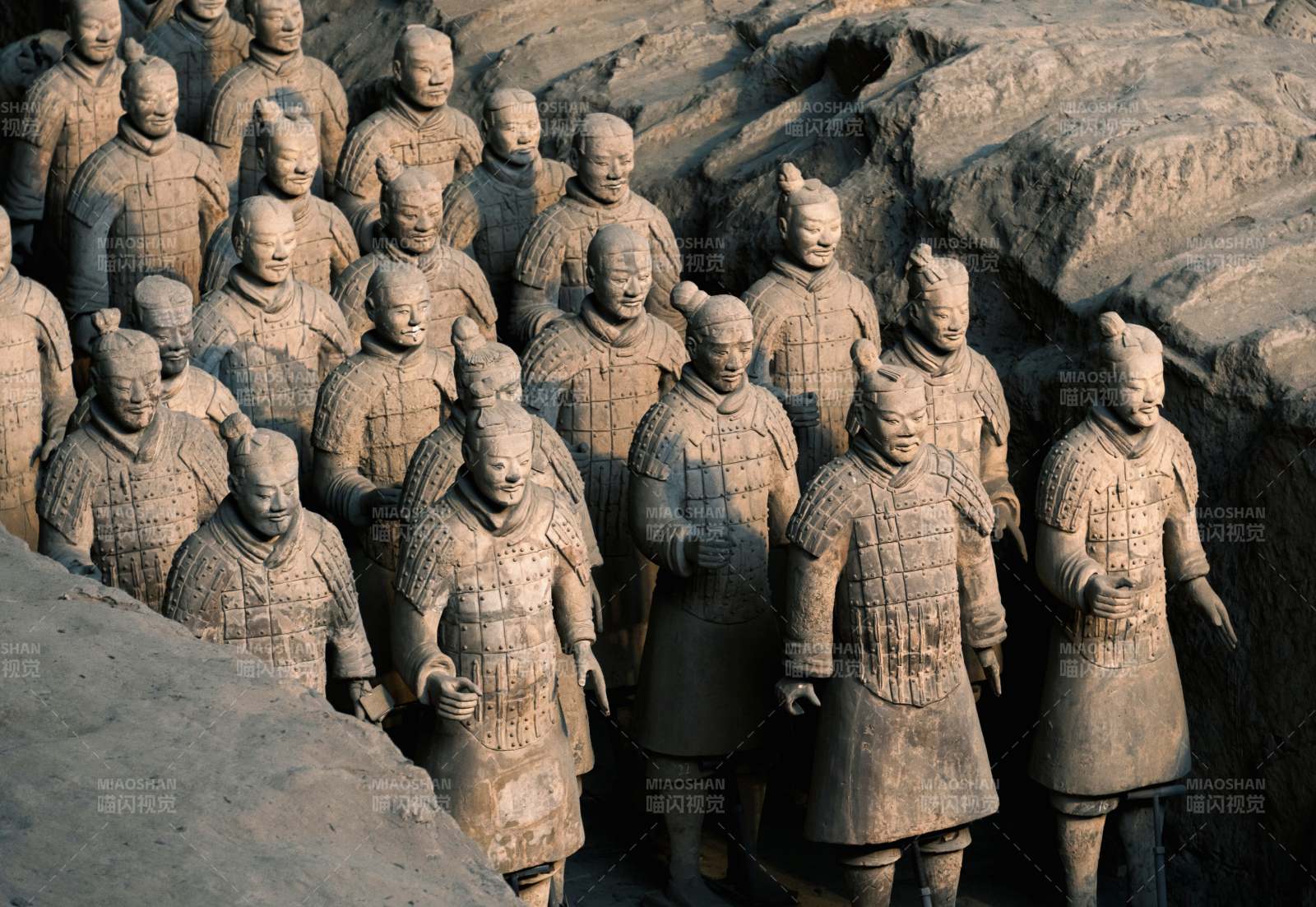 兵马俑的宏伟景象图片