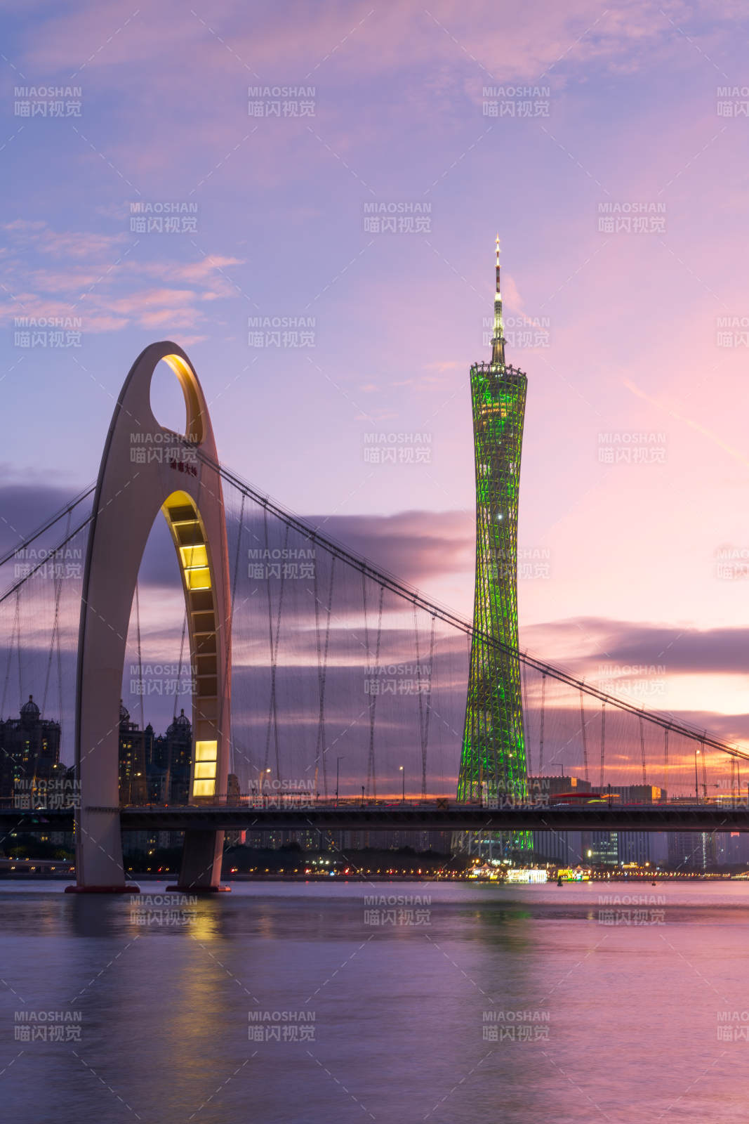 广州塔与海心桥夜景图片