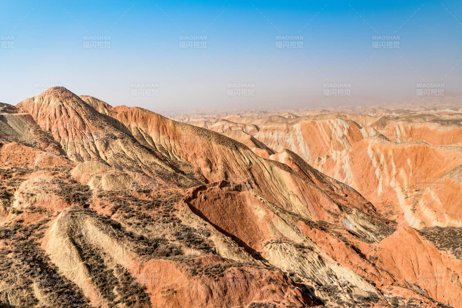 彩虹山的壮丽景色图片