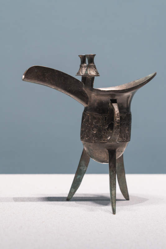 古代青铜酒器展示图片