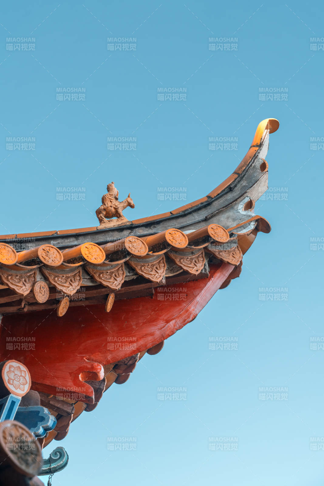 古建筑屋檐特写图片