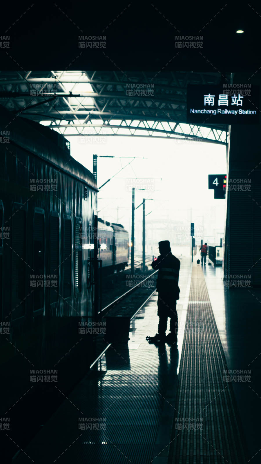 南昌站的早晨图片