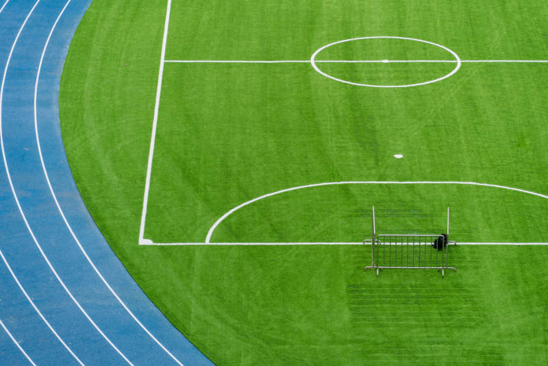 足球场与跑道图片
