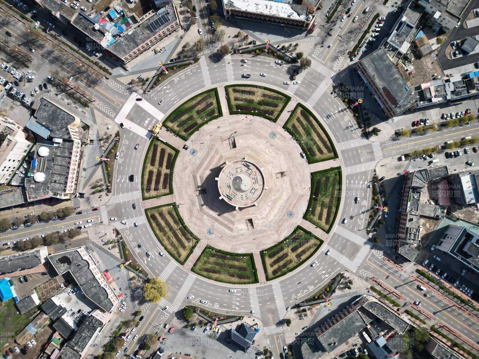 城市广场俯瞰图图片