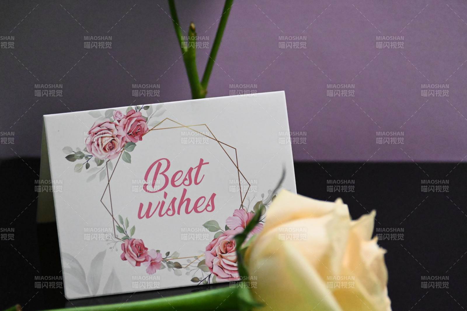 温馨祝福卡片与玫瑰图片