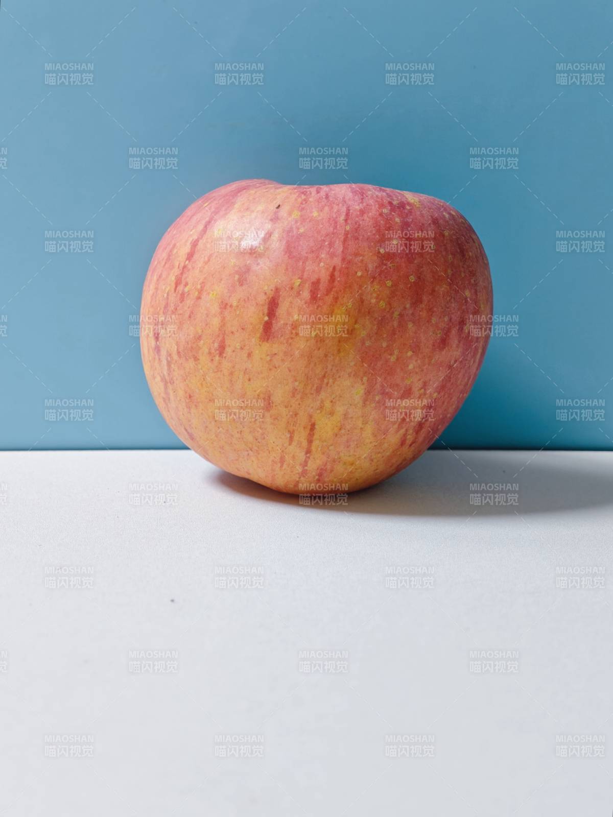 红黄苹果静物照图片