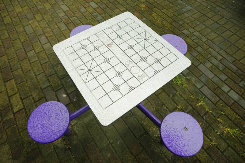 户外棋盘桌图片