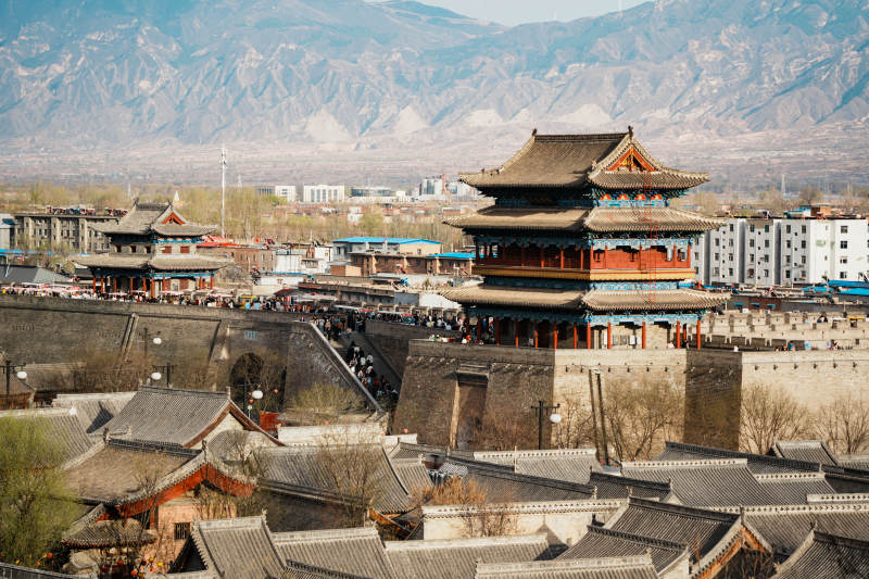 忻州古城墙上的春日景色图片