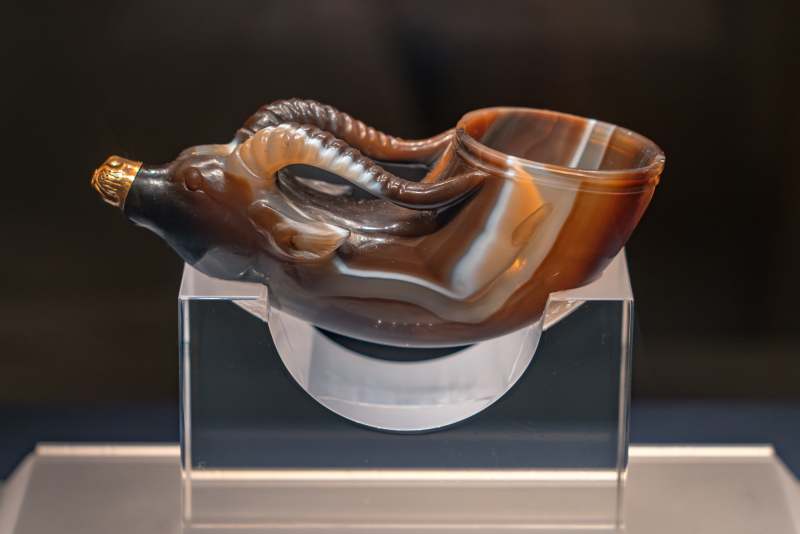 陕西历史博物馆藏品-玛瑙龙形酒杯图片