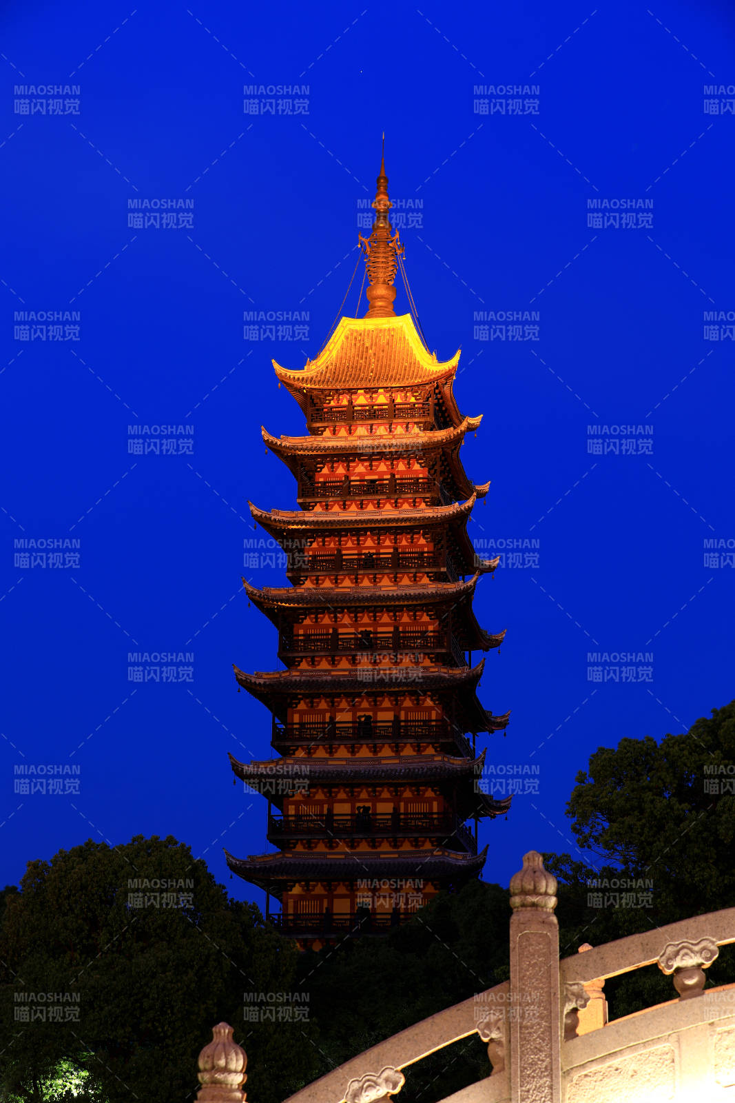 常熟方塔夜景图片