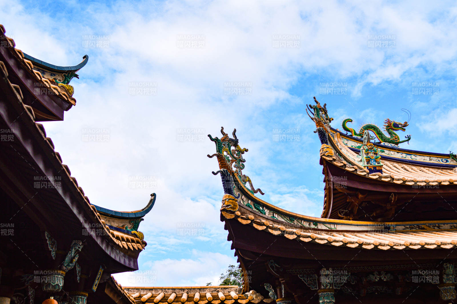 古建筑屋顶的精美艺术图片