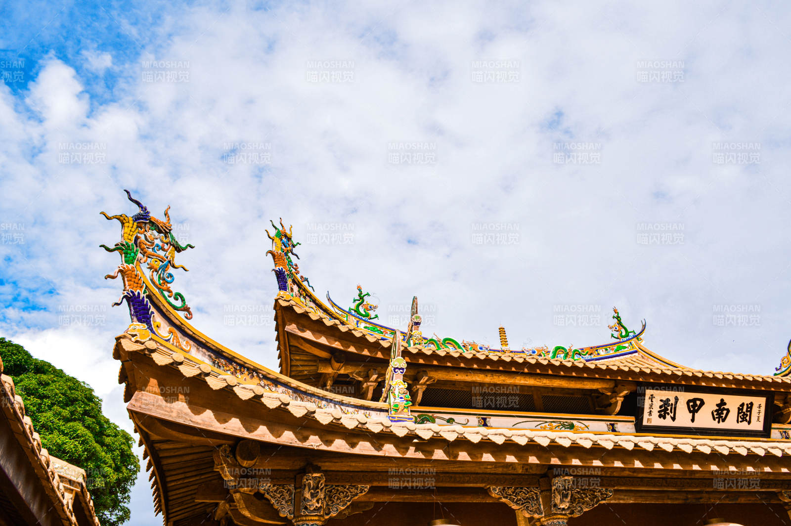 古建筑屋顶特写图片