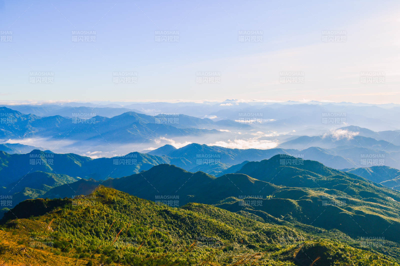 山间云海 美景如画图片