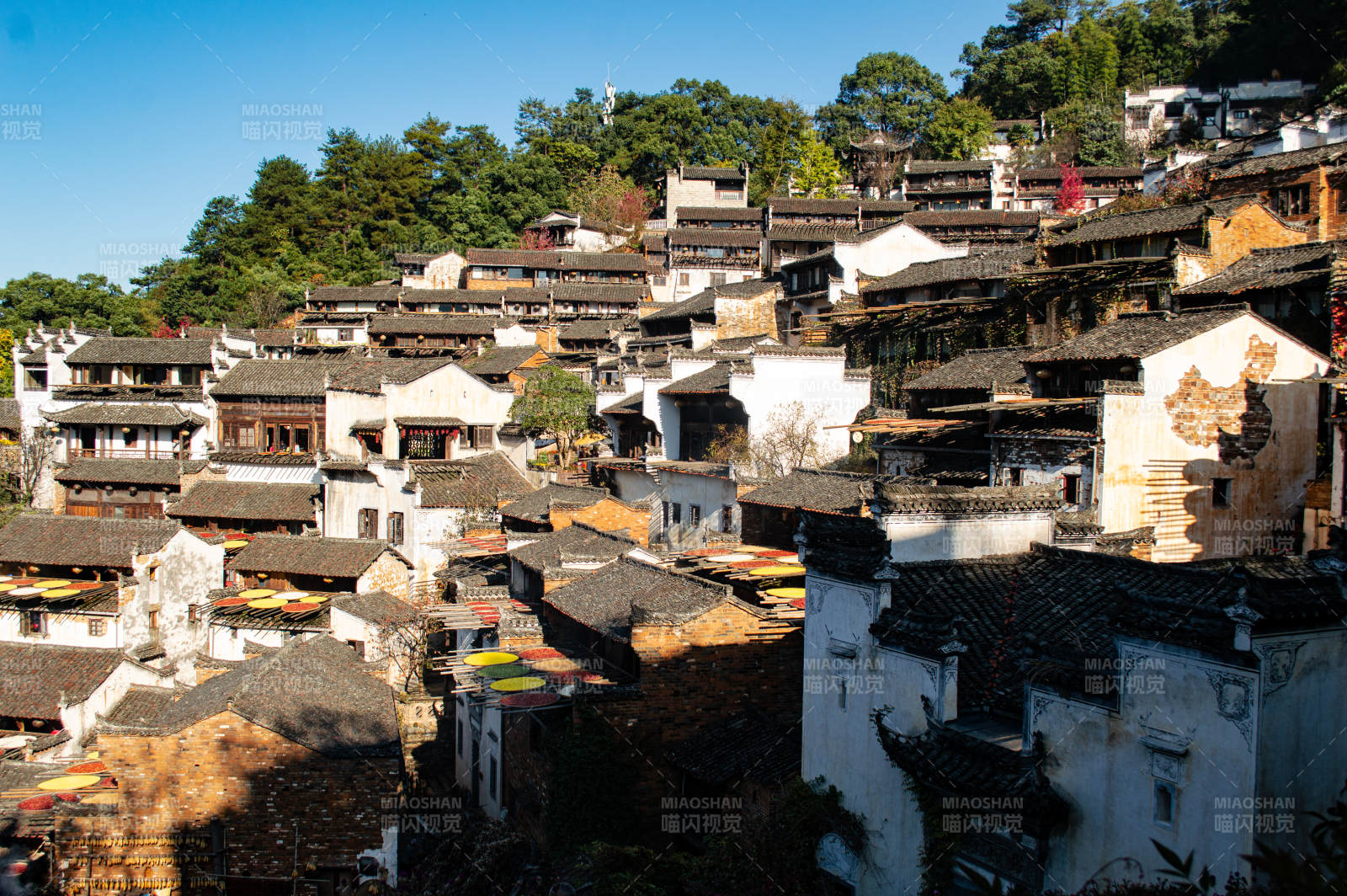 古村山居图图片