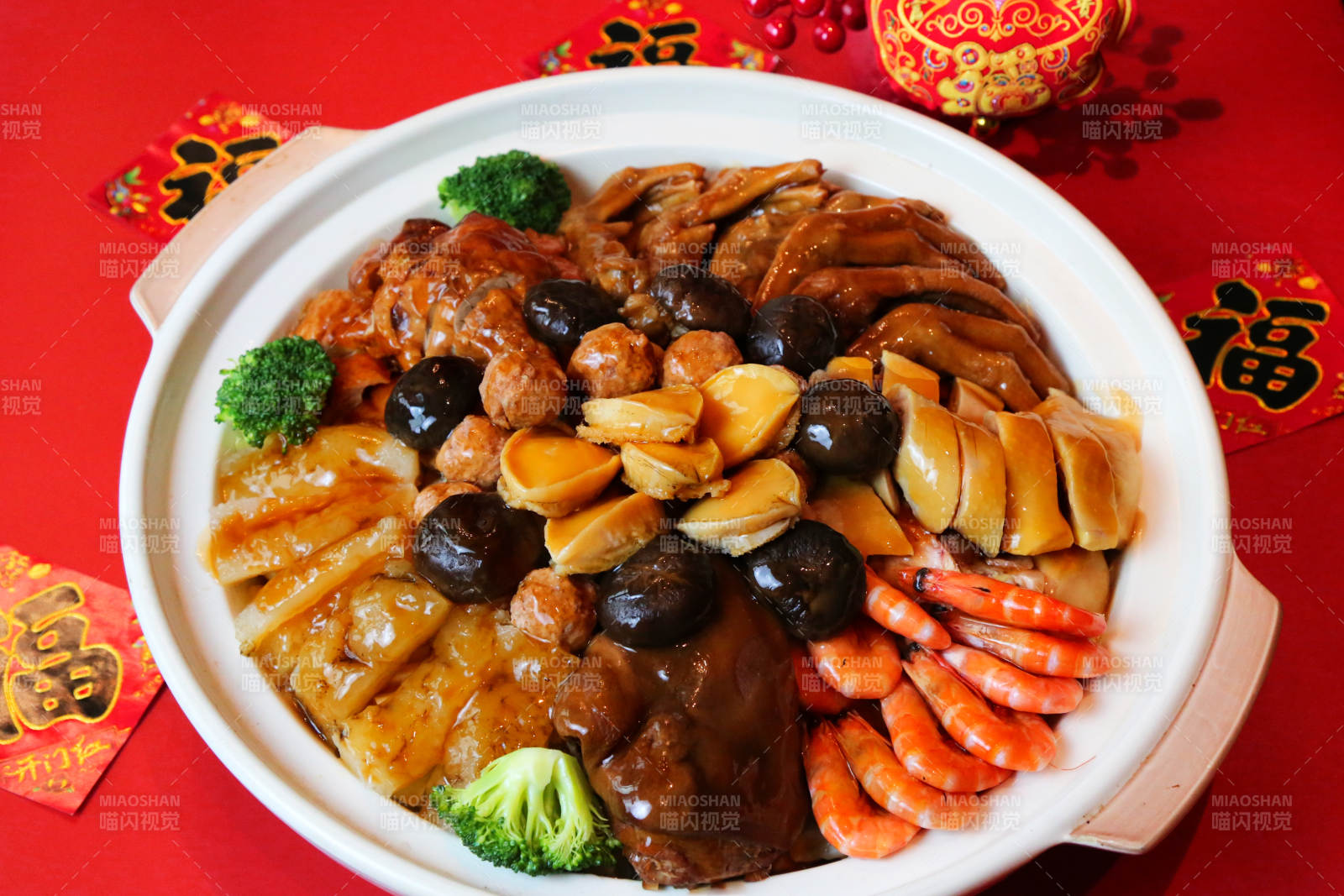 团圆盆菜庆新春图片