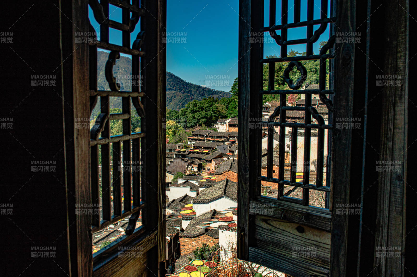 古村窗景图片
